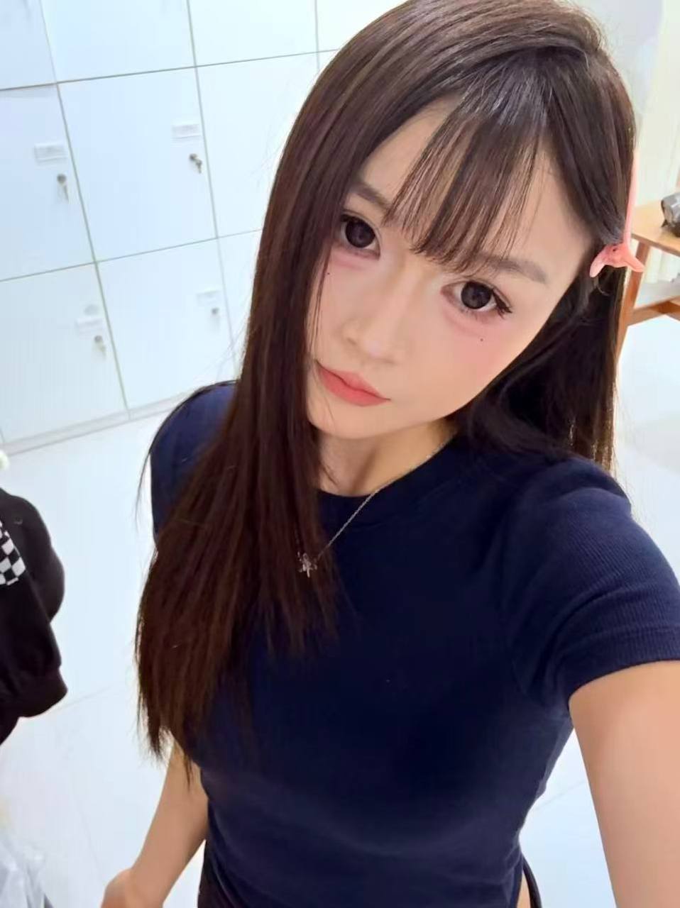 上海 上海 23岁 155cm 80 B杯 行政 甜妹可爱,细心体贴懂换位思考,自律自爱有教养 抽烟纹身:无 SM:否 无套:否 口交:否 过夜:可 可飞:不能 价格:7 特点:甜妹可爱,细心体贴懂换位思考,自律自爱有教养
