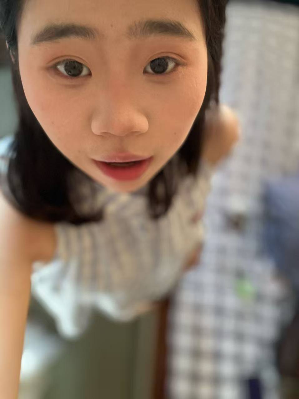 重庆 重庆 19岁 158cm 110 B杯 学生 腰细,屁股大 抽烟纹身:无 SM:是 无套:可 口交:否 过夜:可 同居:可 可飞:可 价格:25 特点:腰细,屁股大