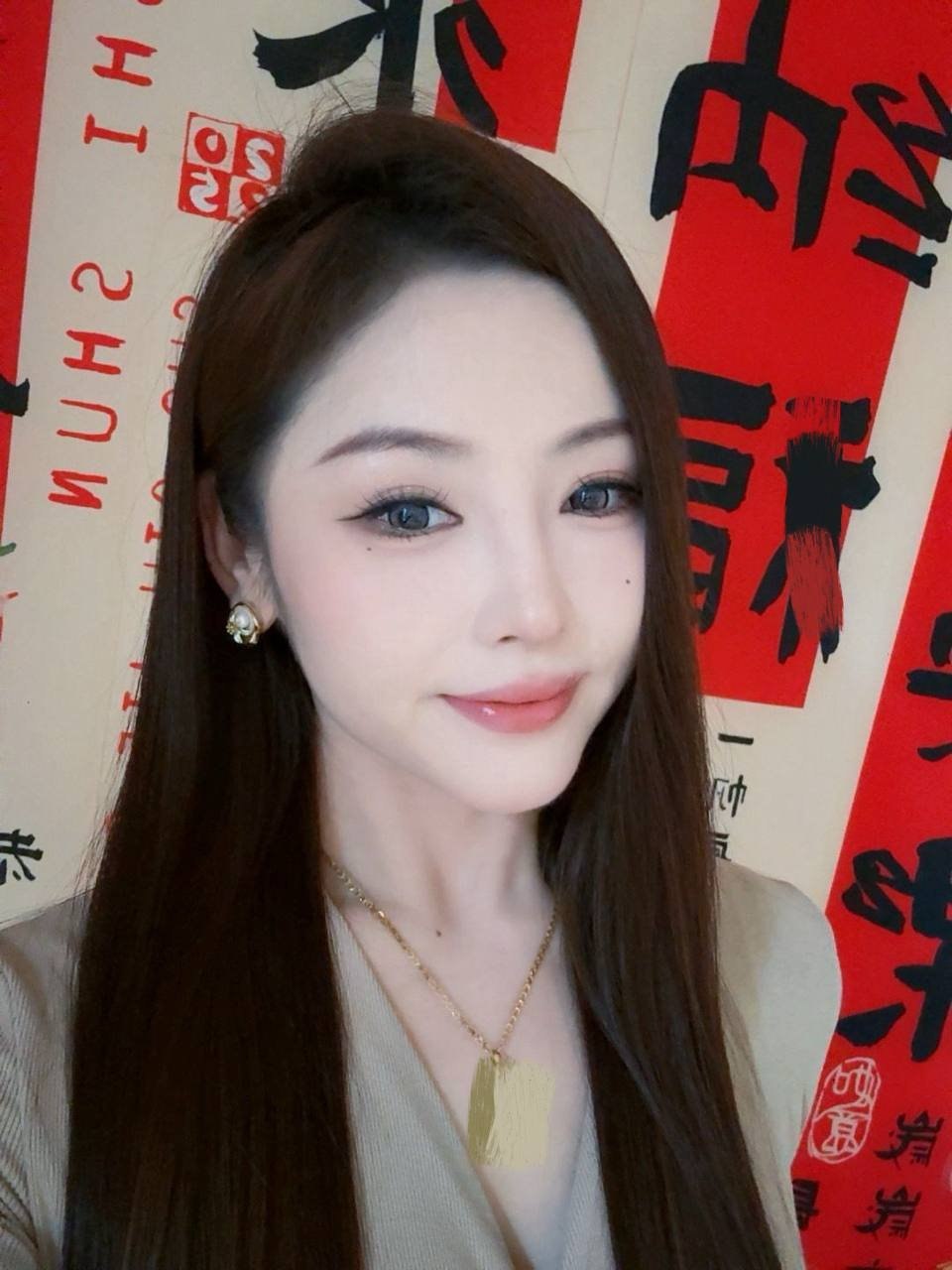 河南 濮阳 29岁 163cm 100 C杯 身材丰满 配合度高 情趣cos 抽烟纹身:无 SM:可 无套:可 口交:可 过夜:可 同居:否 可飞:可 价格:15 特点:身材丰满 配合度高 情趣cos