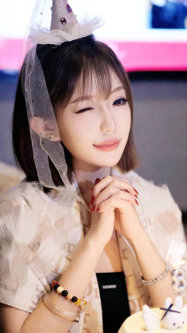 山东 济南 18岁 160cm 82 B杯 学生 身材好 可以陪老板喝点 年轻 SM:否 无套:可 口交:可 过夜:可 同居:否 可飞:接受 价格:12 特点:身材好 可以陪老板喝点 年轻