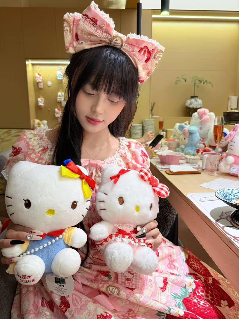 重庆 重庆 18岁 165cm 90 B杯 学生 清纯甜美,温柔体贴,善解人意,身材比例好,腿长,皮肤白,声音好听,可御可甜,懂事,不做作,圈子干净,高潮多,紧紧的 能给你不一样的情绪价值 抽烟纹身:无 SM:否 无套:可 口交:可 过夜:可 同居:可 可飞:可 价格:6 特点:清纯甜美,温柔体贴,善解人意,身材比例好,腿长,皮肤白,声音好听,可御可甜,懂事,不做作,圈子干净,高潮多,紧紧的 能给你不一样的情绪价值