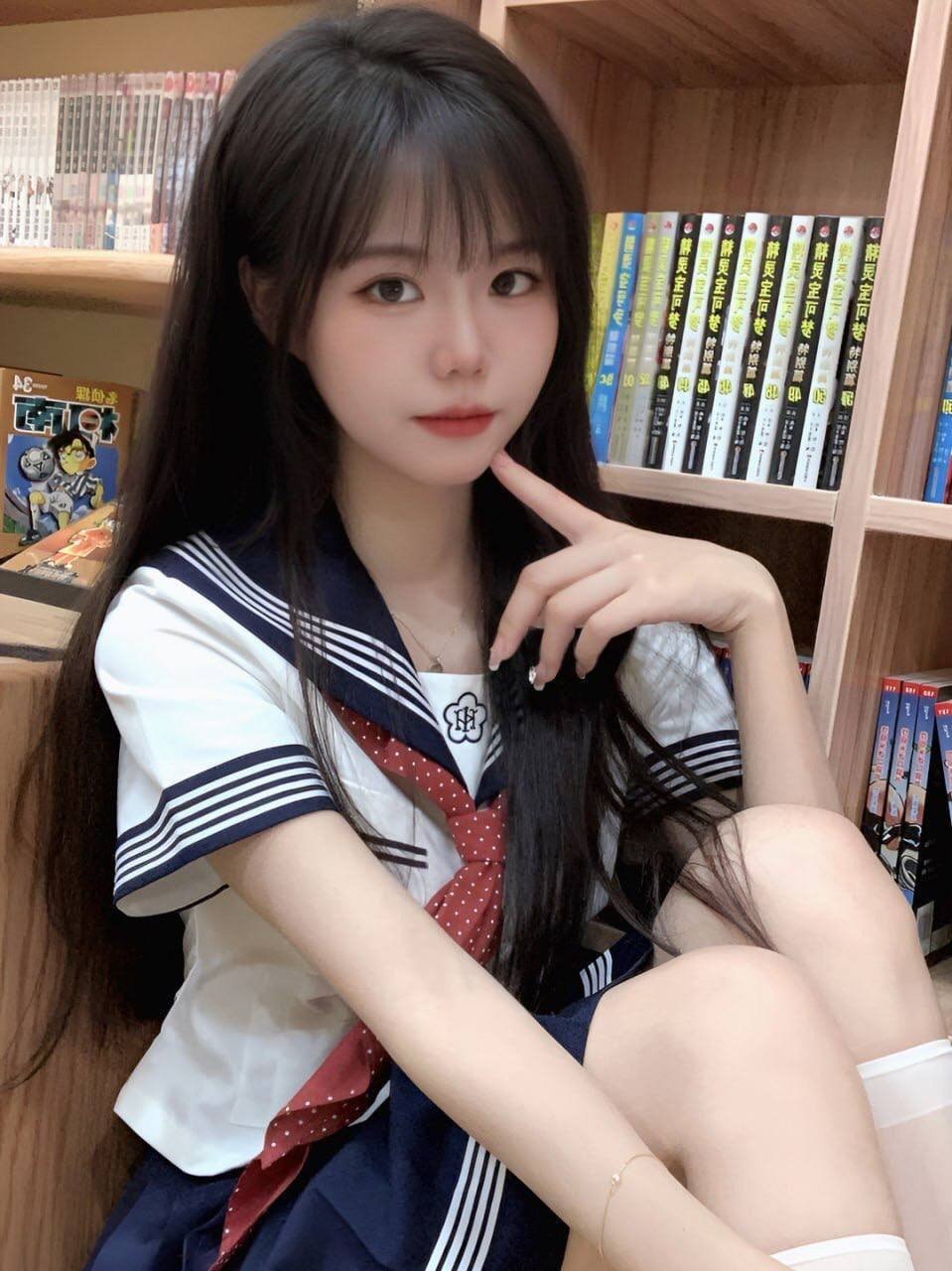 广东 广州 3岁 161cm 93 B杯 娇小型身材,性格开朗,能说会道,温柔体贴,会叫爸爸喔~水娃敏感体质,声音很甜,长得可爱~ 抽烟纹身:无 SM:可 无套:否 口交:可 过夜:可 可飞:可 价格:10 特点:娇小型身材,性格开朗,能说会道,温柔体贴,会叫爸爸喔~水娃敏感体质,声音很甜,长得可爱~