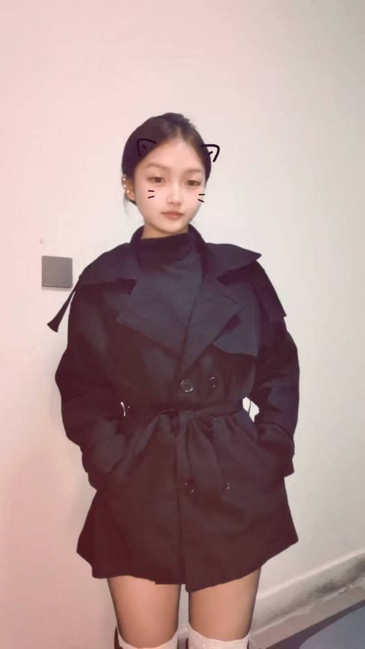 云南 昆明 18岁 153cm 92 B杯 待业 会跳舞,放的开 抽烟纹身:无 SM:轻微 无套:否 口交:可 过夜:可 同居:否 可飞:否 价格:6 特点:会跳舞,放的开