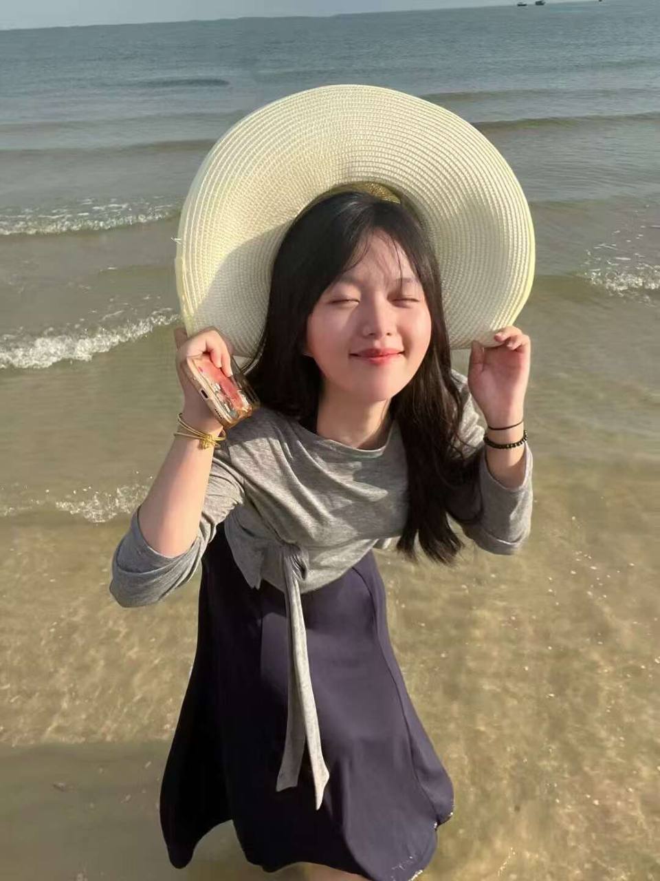 广西 南宁 23岁 160cm 118 B杯 甜妹,听话,专一 SM:是 无套:可 口交:可 同居:可 可飞:可 价格:50 特点:甜妹,听话,专一