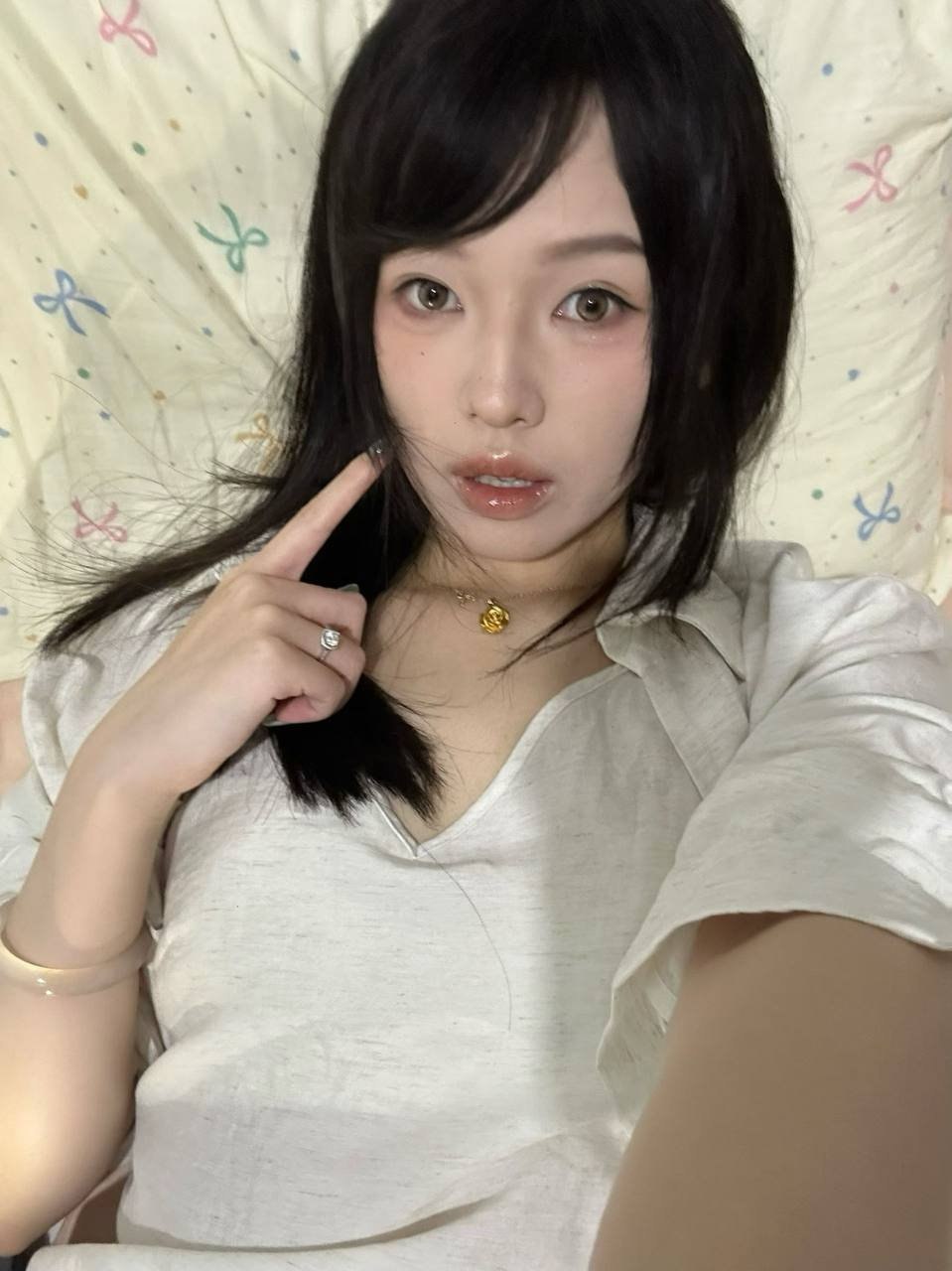 广东 深圳 21岁 173cm 105 B杯 外企 听话,腰细屁股大,有点姿色,可调教,指哪打哪,骚 抽烟纹身:无 SM:可 无套:可 口交:可 过夜:可 同居:否 可飞:不可以 价格:15 特点:听话,腰细屁股大,有点姿色,可调教,指哪打哪,骚