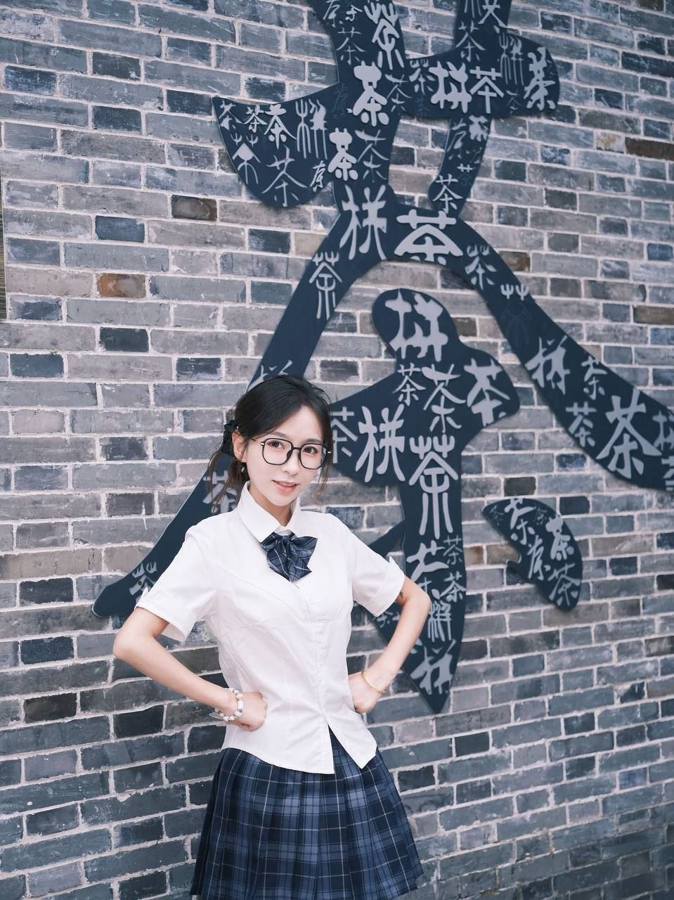 江苏 无锡 22岁 156cm 90 C杯 教培 口活不错,听话乖,情趣 抽烟纹身:无 SM:轻微 无套:可 口交:可 过夜:可 同居:否 可飞:能 价格:10 特点:口活不错,听话乖,情趣