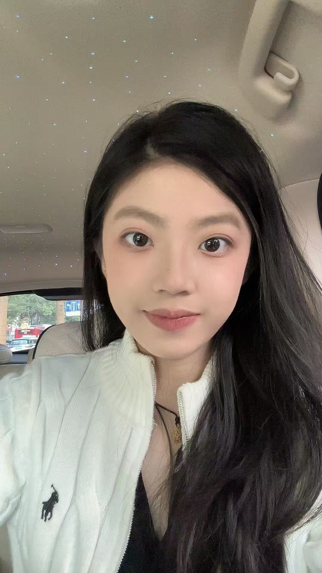 广东 深圳 18岁 158cm 84 B杯 幼师 年纪小,性格懂事肯听话,肯配合有待开发 抽烟纹身:无 SM:否 无套:可 口交:可 过夜:可 同居:否 可飞:可 价格:5-12 特点:年纪小,性格懂事肯听话,肯配合有待开发