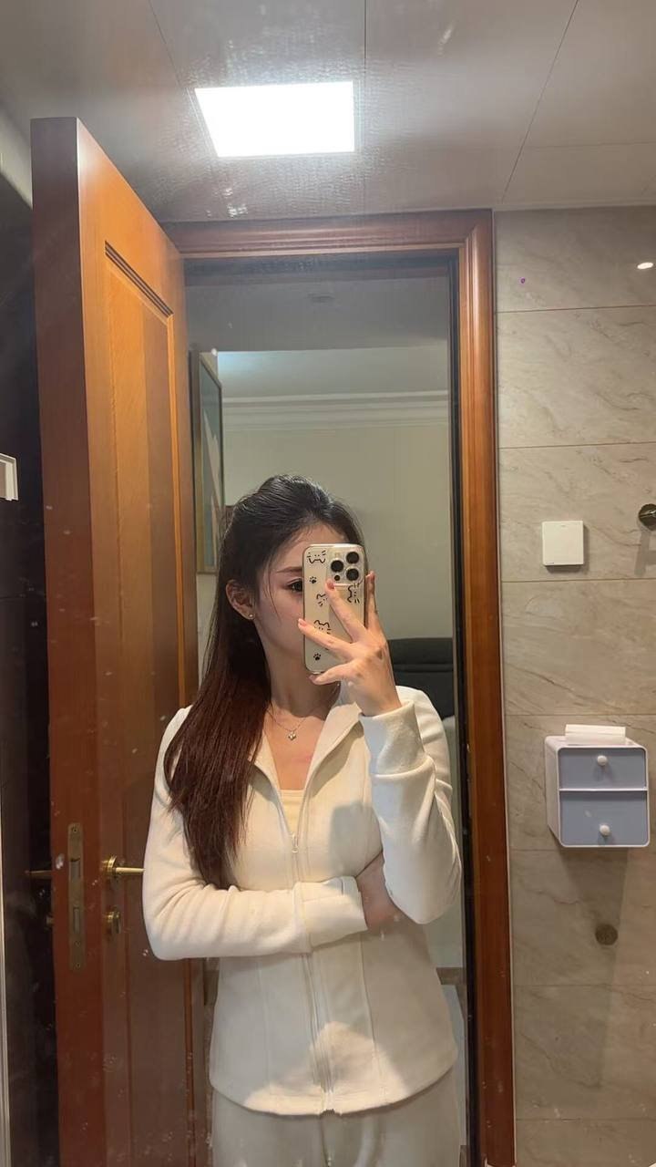 河南 濮阳 22岁 162cm 91 B杯 文员 圈子干净,懂事,听话,温柔,性生活少,水多,会喷,配合程度高 抽烟纹身:无 SM:否 无套:否 口交:可 过夜:可 同居:可 可飞:可 价格:5 特点:圈子干净,懂事,听话,温柔,性生活少,水多,会喷,配合程度高