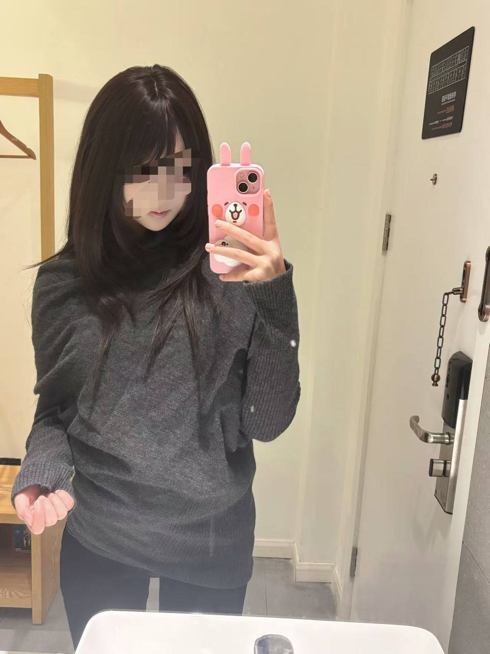 四川 泸州 18岁 170cm 99 B杯 学生 擅长cosplay 可以接住任何你喜欢的造型 抽烟纹身:无 SM:可 无套:可 口交:可 过夜:可 同居:否 可飞:否 价格:21 特点:擅长cosplay 可以接住任何你喜欢的造型