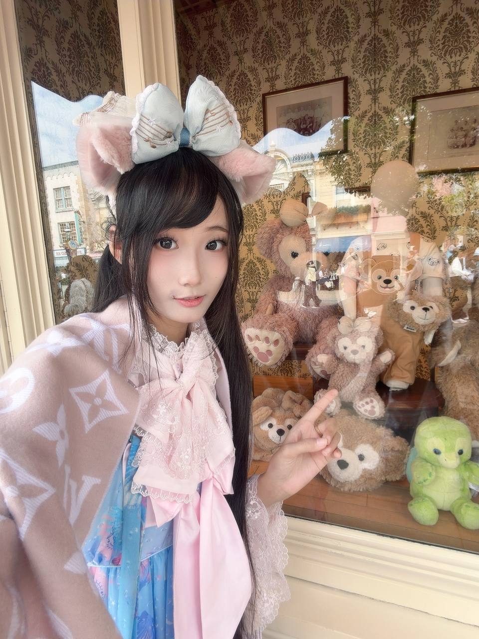广东 深圳 19岁 166cm 96 B杯 甜品烘焙 洛丽塔jk cosplay满足你 黑长直双马尾不作不闹 抽烟纹身:无 SM:可 无套:否 口交:可 过夜:可 同居:否 可飞:可 价格:6 特点:洛丽塔jk cosplay满足你 黑长直双马尾不作不闹