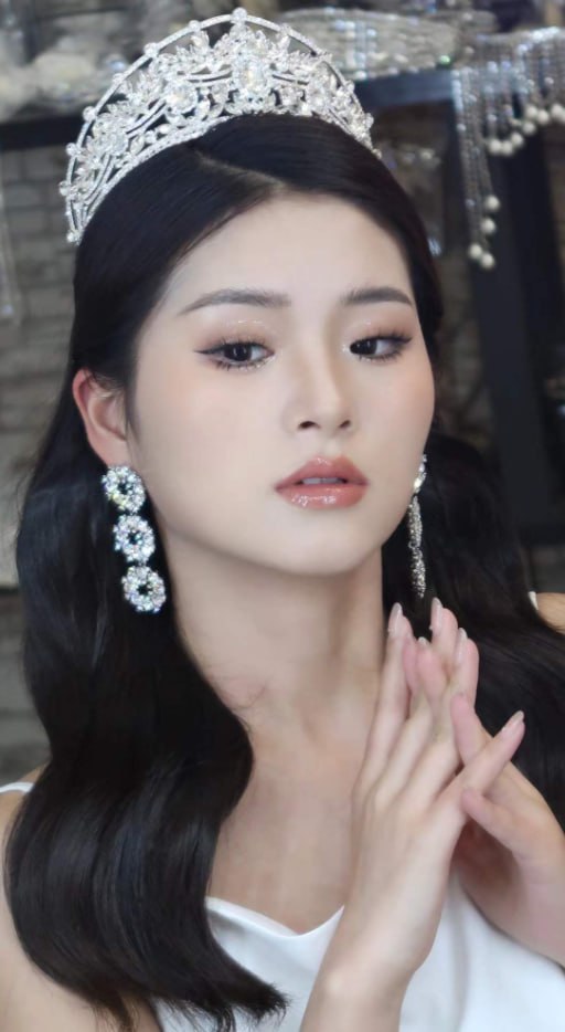 浙江 杭州 22岁 170cm 52 B杯 模特 亚洲某模特大赛季军, 可欲可御, 唱歌, 提供情绪价值, 喝点小酒可以应酬, 无整容, 高尔夫, 游泳, 茶艺, 偶尔做点美食 抽烟纹身:无 SM:轻微 无套:否 口交:否 过夜:可 同居:否 可飞:可 价格:30 特点:亚洲某模特大赛季军, 可欲可御, 唱歌, 提供情绪价值, 喝点小酒可以应酬, 无整容, 高尔夫, 游泳, 茶艺, 偶尔做点美食