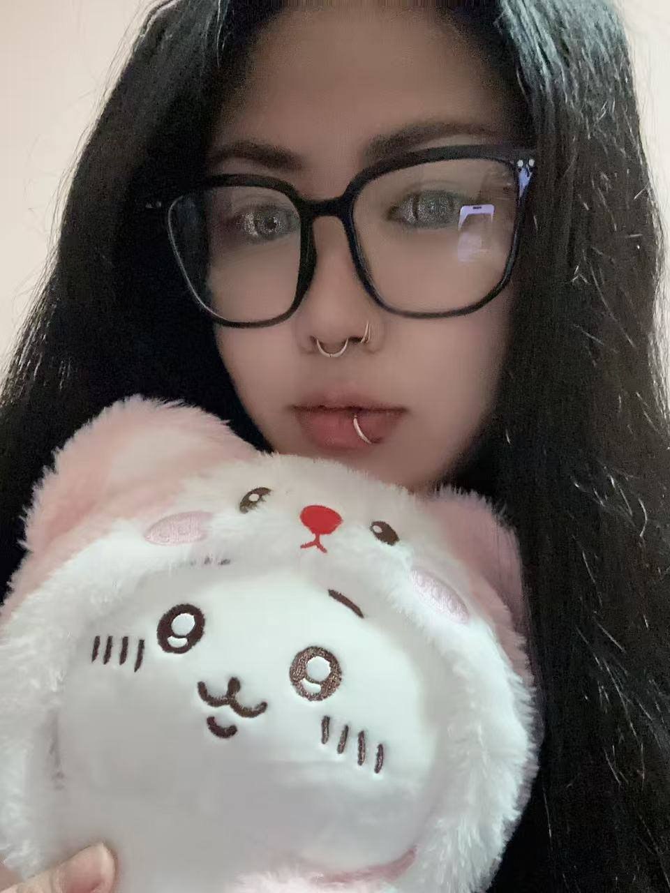 云南 昆明 22岁 165cm 134 E杯 化妆师 听话 抽烟纹身:有抽烟有纹身 SM:是 无套:可 口交:可 过夜:可 同居:可 可飞:能 价格:25 特点:听话