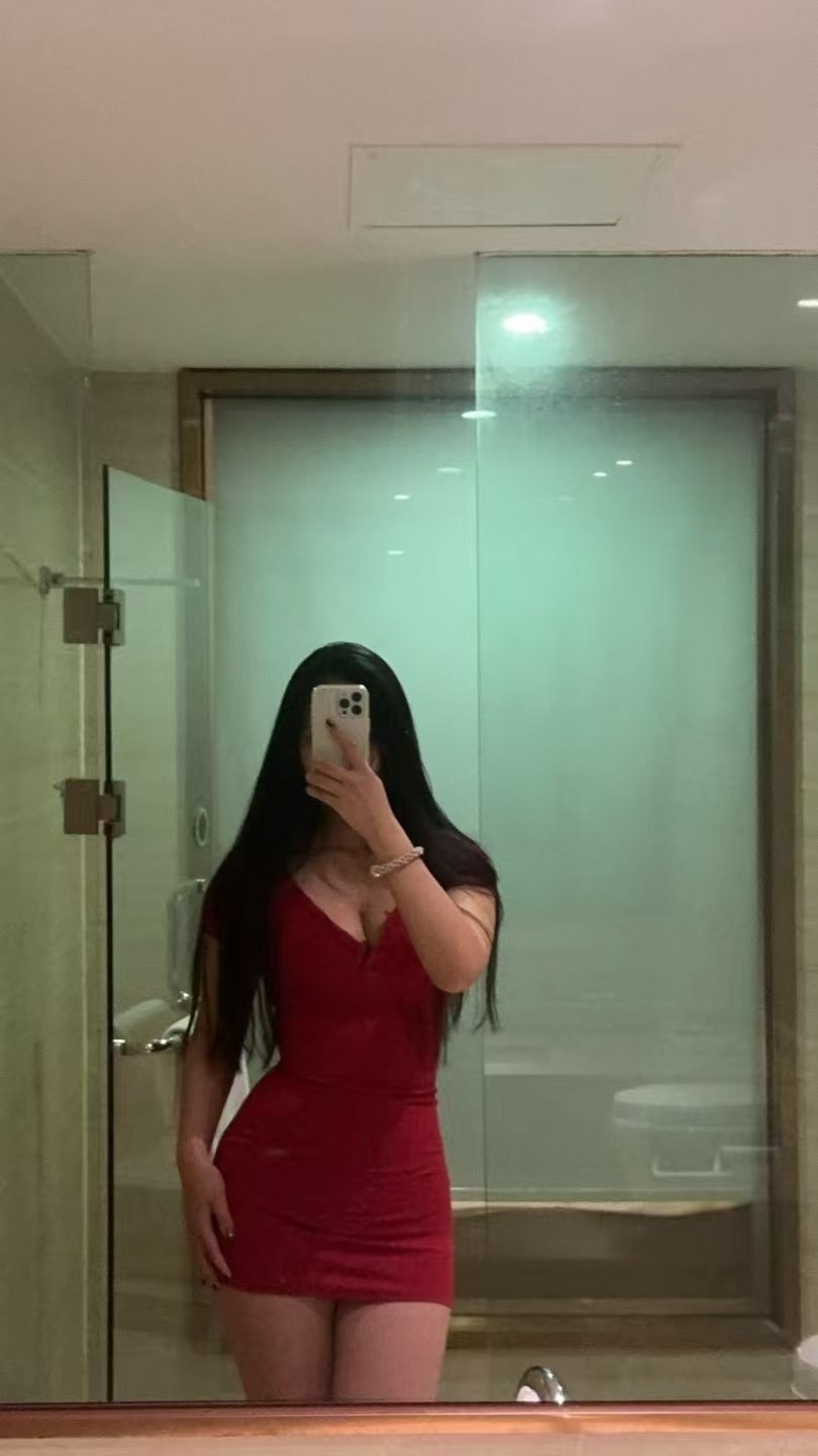湖南 益阳 25岁 176cm 68 B杯 新卡妹妹 极品身材 可颜可御 听话懂事 SM:否 无套:可 口交:否 同居:可 可飞:可 价格:6 特点:新卡妹妹 极品身材 可颜可御 听话懂事