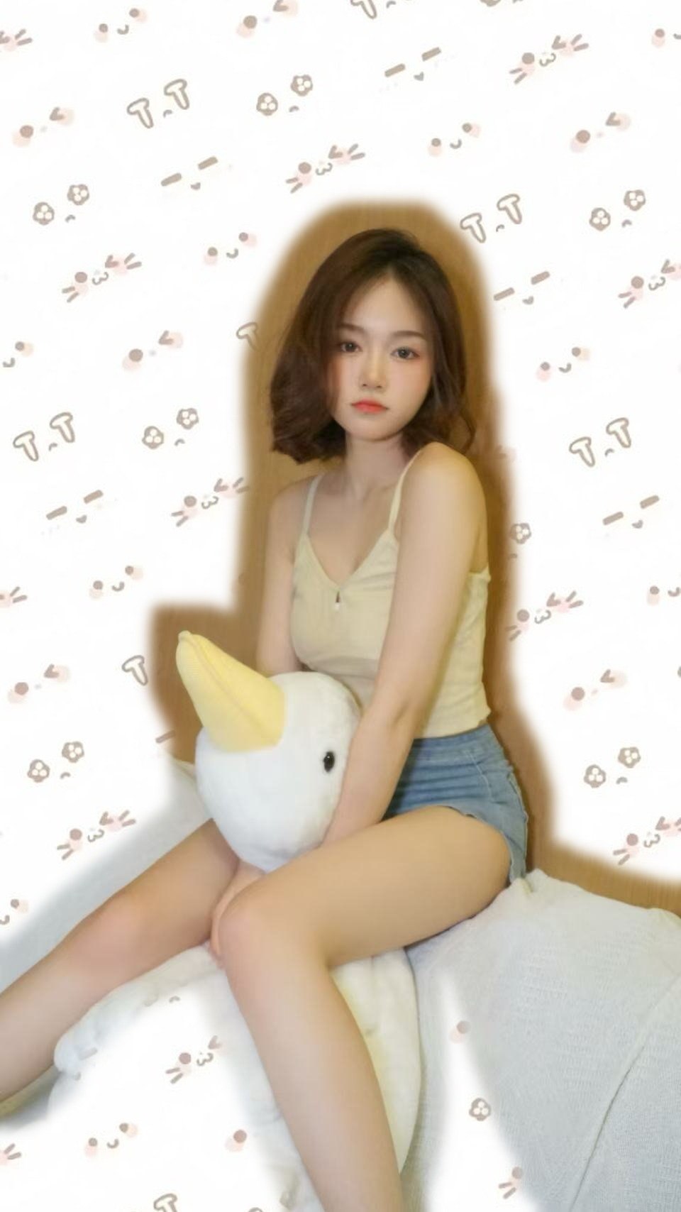广东 广州 24岁 163cm 88 B杯 带货主播 💦多 会k 配合度高 抽烟纹身:无 SM:否 无套:可 口交:可 过夜:可 同居:可 可飞:可 港澳 价格:33 特点:💦多 会k 配合度高