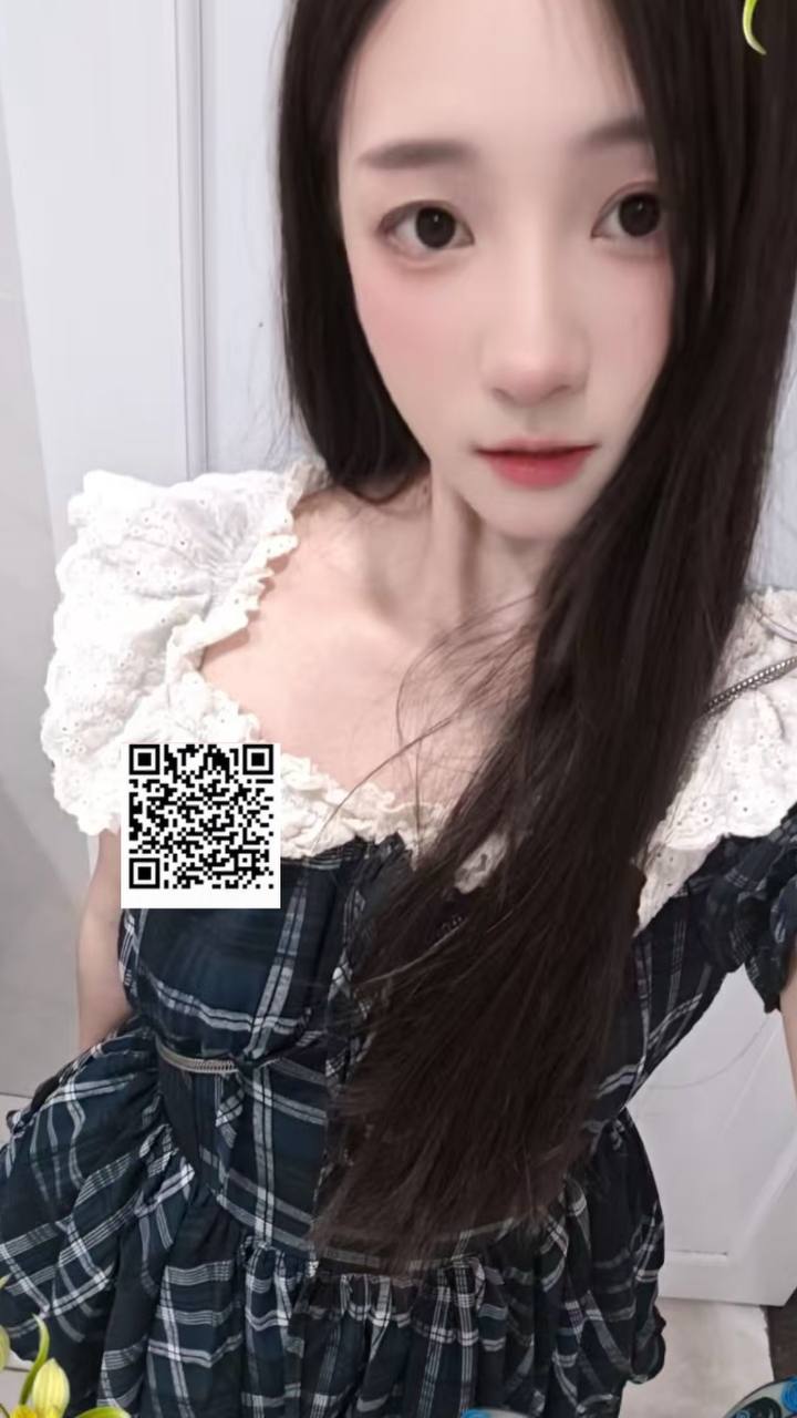 湖南 长沙 24岁 156cm 91 B杯 护理 可爱温柔会撒娇 抽烟纹身:无 SM:否 无套:否 口交:可 过夜:可 同居:否 可飞:否 价格:5 特点:可爱温柔会撒娇