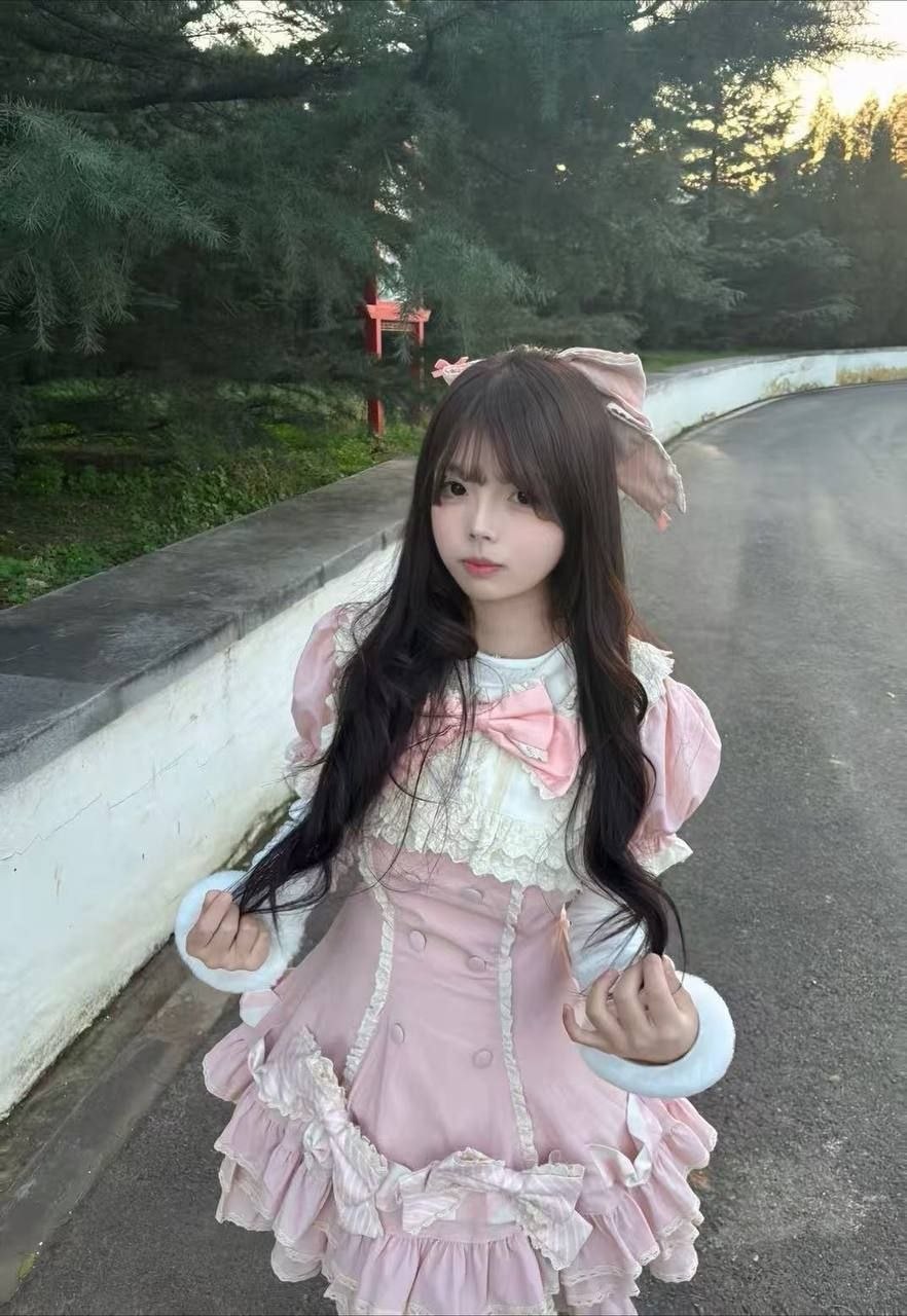 山西 晋城 18岁 162cm 88 B杯 学生 可以接受检测 抽烟纹身:无 SM:否 无套:可 口交:否 过夜:可 同居:否 可飞:否 价格:5 特点:可以接受检测