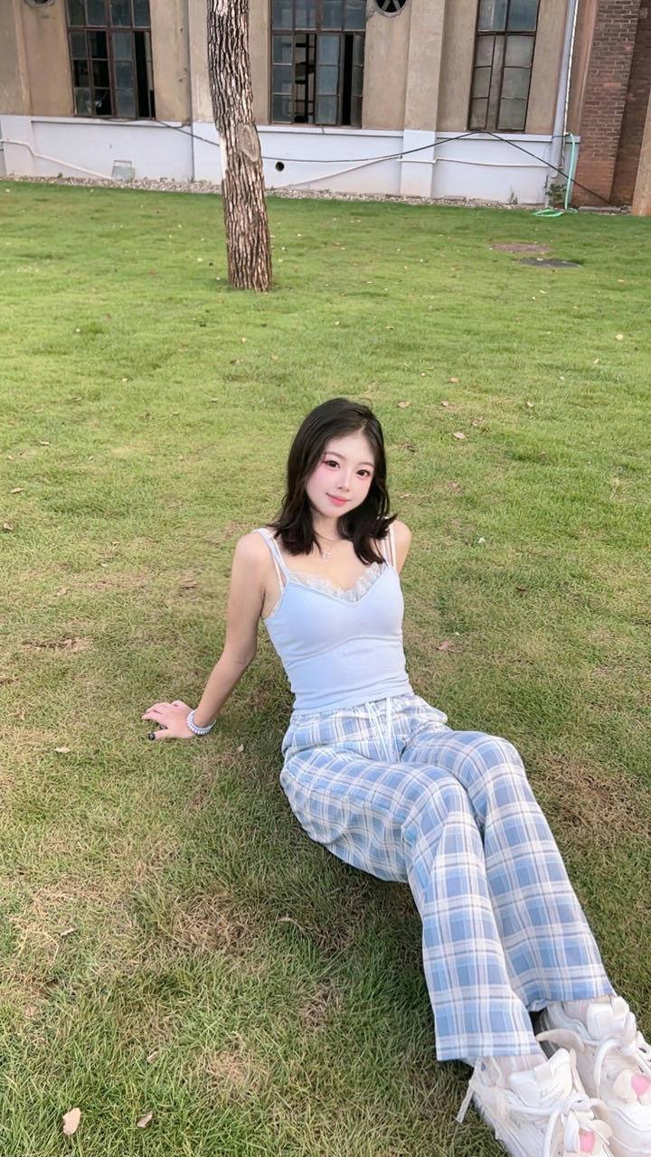 安徽 黄山 8岁 163cm 45 C杯 学生 声音很萌 胸部好看 可以穿水手服 抽烟纹身:无 SM:否 无套:可 口交:否 过夜:可 同居:否 可飞:可 价格:15 特点:声音很萌 胸部好看 可以穿水手服