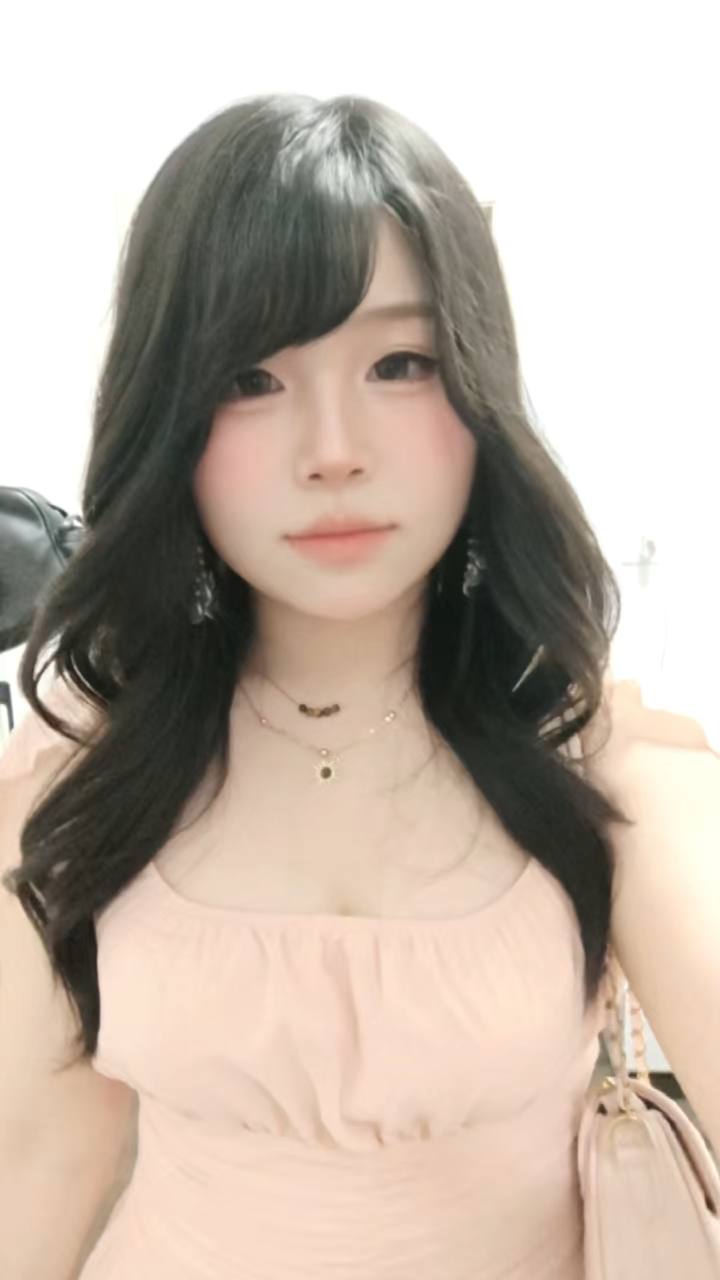 贵州 贵阳 21岁 157cm 100 B杯 学生 性情温润柔软,善解人意,懂得倾听,爱干净,懂分寸,皮肤白,圈子干净,床上反差,高潮多,喜欢双腿湿露露不自觉夹紧的感觉,刚接触性经验少,紧紧的,和我相处时自在又治愈 抽烟纹身:无 SM:否 无套:可 口交:可 过夜:可 同居:否 可飞:否 贵阳周边省可 价格:5 特点:性情温润柔软,善解人意,懂得倾听,爱干净,懂分寸,皮肤白,圈子干净,床上反差,高潮多,喜欢双腿湿露露不自觉夹紧的感觉,刚接触性经验少,紧紧的,和我相处时自在又治愈