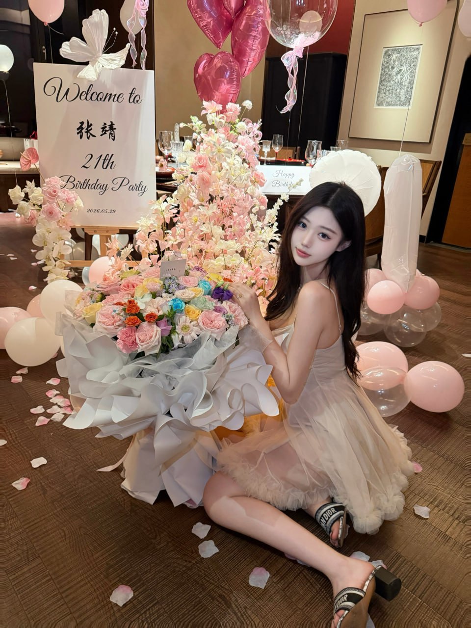 安徽 合肥 20岁 172cm 130 B杯 主播 屁股大会喷水 抽烟纹身:无 SM:可 无套:可 口交:可 过夜:可 同居:可 可飞:可以 价格:15 特点:屁股大会喷水