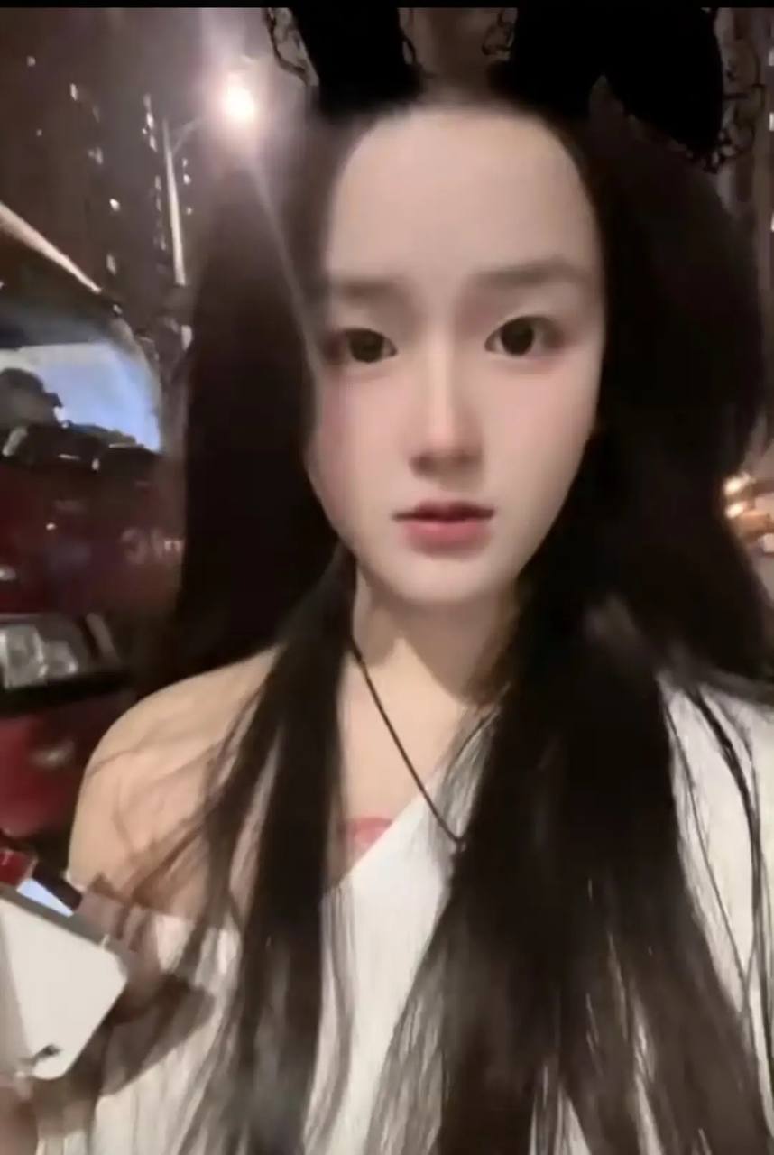 山东 青岛 19岁 160cm 55 D杯 美甲 清纯可爱,听话懂事,乖巧伶俐,可盐可甜,小鸟依人,配合度高,活好反差,娇小玲珑,接受程度高,会提供情绪价值,待开发更多的新玩法 抽烟纹身:有纹身 SM:是 无套:可 口交:可 过夜:可 同居:可 可飞:可 价格:5 特点:清纯可爱,听话懂事,乖巧伶俐,可盐可甜,小鸟依人,配合度高,活好反差,娇小玲珑,接受程度高,会提供情绪价值,待开发更多的新玩法