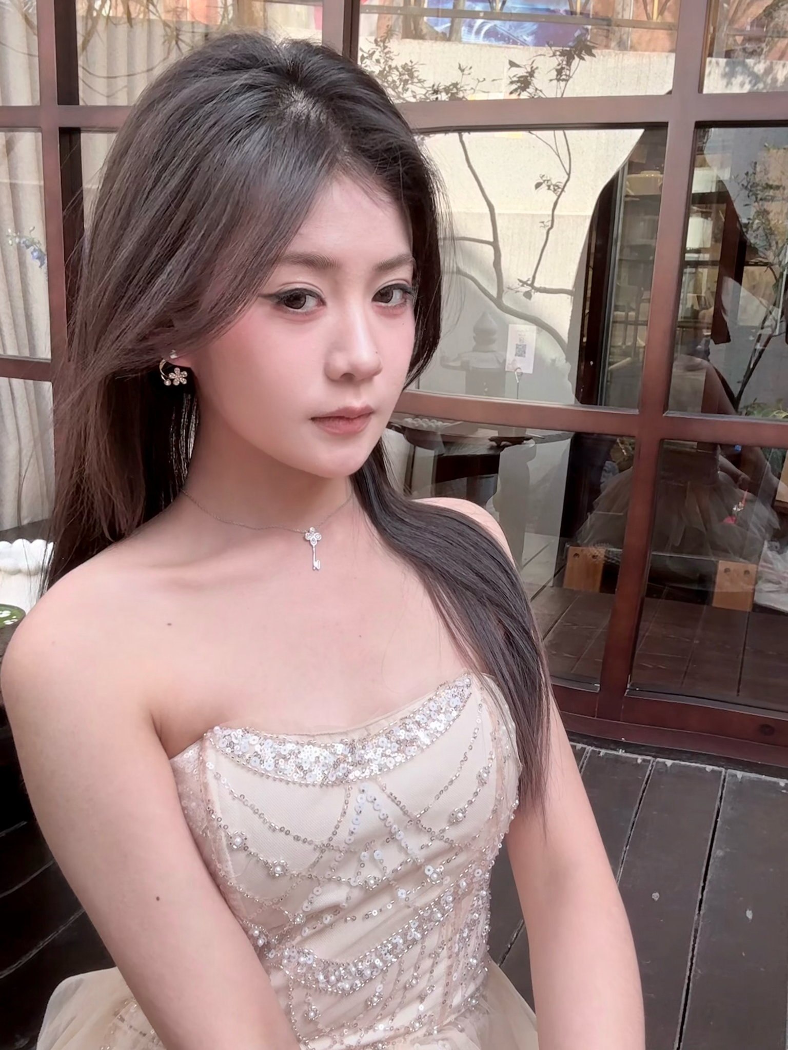 陕西 西安 19岁 161cm 47 B杯 学生 提供优质情绪价值 抽烟纹身:无 SM:是 无套:可 口交:可 过夜:可 同居:可 可飞:可 价格:6 特点:提供优质情绪价值