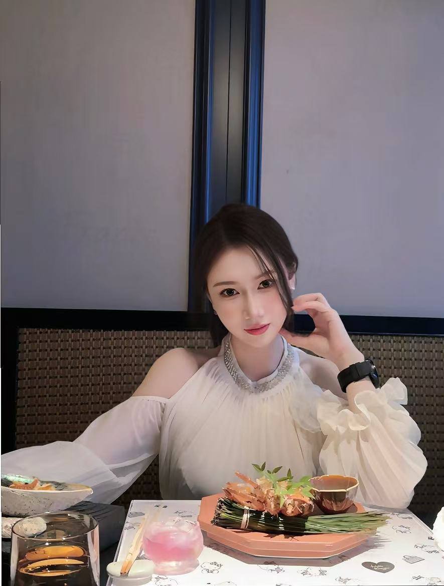江苏 南京 25岁 159cm 43 B杯 性格好 情绪价值高 能sm 抽烟纹身:无 SM:可 无套:否 口交:可 过夜:可 同居:否 可飞:可 价格:1.5 特点:性格好 情绪价值高 能sm