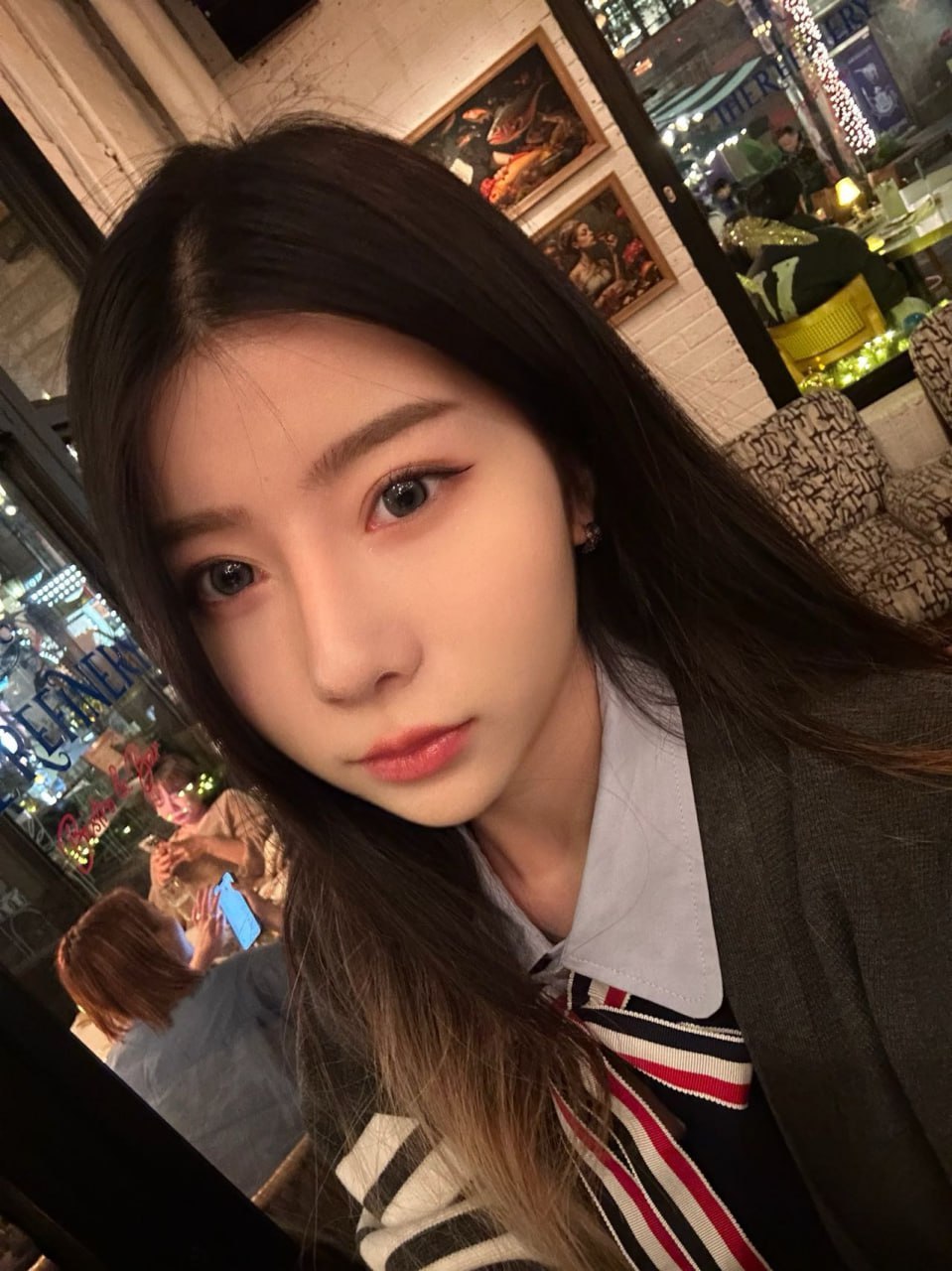 上海 上海 21岁 163cm 41 B杯 学生 性格好无纹身 本人比照片好看 抽烟纹身:无 SM:轻微 无套:否 口交:可 过夜:可 可飞:可 价格:15 特点:性格好无纹身 本人比照片好看