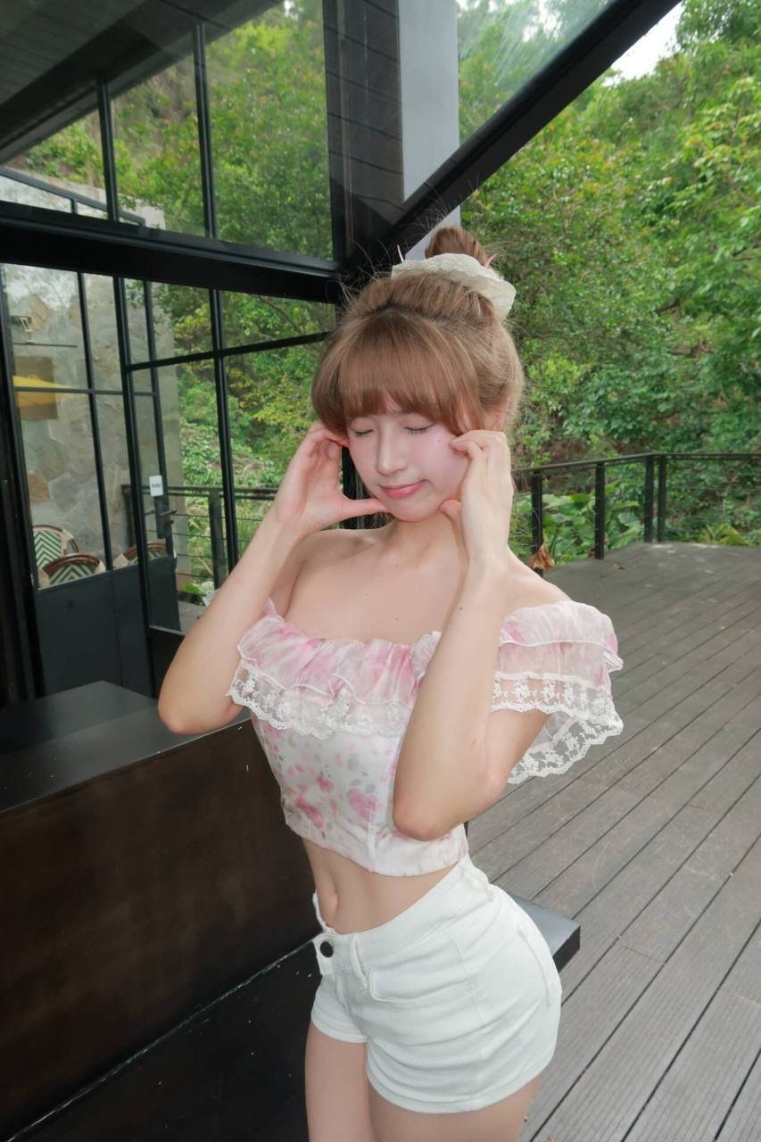 广东 澳门 20岁 165cm 96 D杯 学生 loli脸,健康,皮肤白滑紧,活力好,配合度高,口技好,双商高懂情绪,喜欢研究食谱喜欢做饭,热爱健身,普拉提,极限运动,c1驾证 会说广东话和基础英文 抽烟纹身:无 SM:轻薇 无套:否 口交:可 过夜:可 同居:可 可飞:可 价格:20 特点:loli脸,健康,皮肤白滑紧,活力好,配合度高,口技好,双商高懂情绪,喜欢研究食谱喜欢做饭,热爱健身,普拉提,极限运动,c1驾证 会说广东话和基础英文