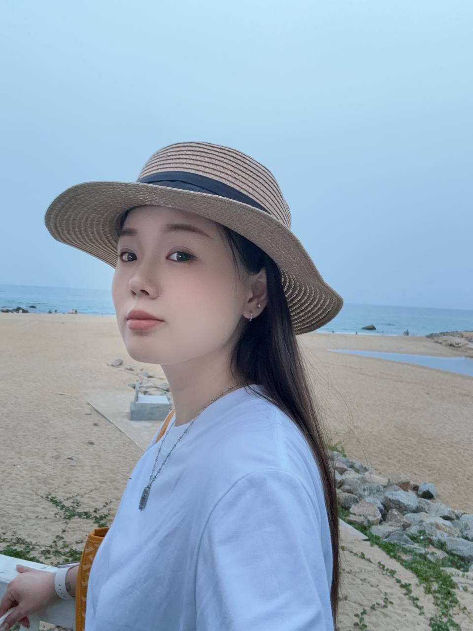 陕西 西安 25岁 164cm 102 B杯 文员 比较开朗,爱撒娇,生过孩子,少妇,懂情趣 抽烟纹身:有纹身 SM:否 无套:可 口交:可 过夜:可 同居:否 可飞:可 提前给我买票报销全部行程可以接受2-3短时间 价格:10 特点:比较开朗,爱撒娇,生过孩子,少妇,懂情趣