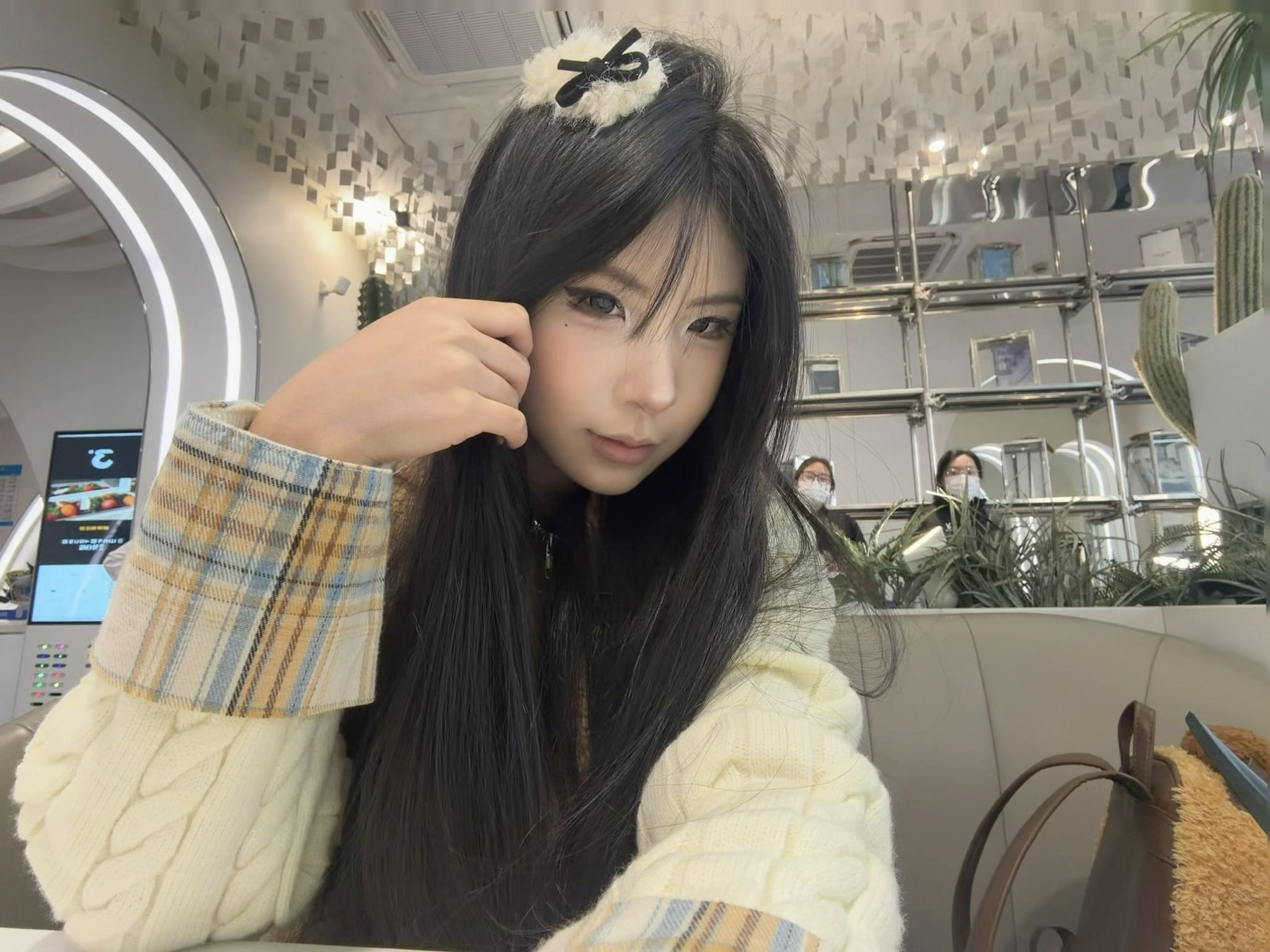 浙江 温州 19岁 165cm 92 A杯 工作 乖巧甜美可爱 抽烟纹身:大面积纹身 SM:微微 无套:可 口交:可 过夜:可 同居:否 可飞:不能 价格:6 特点:乖巧甜美可爱