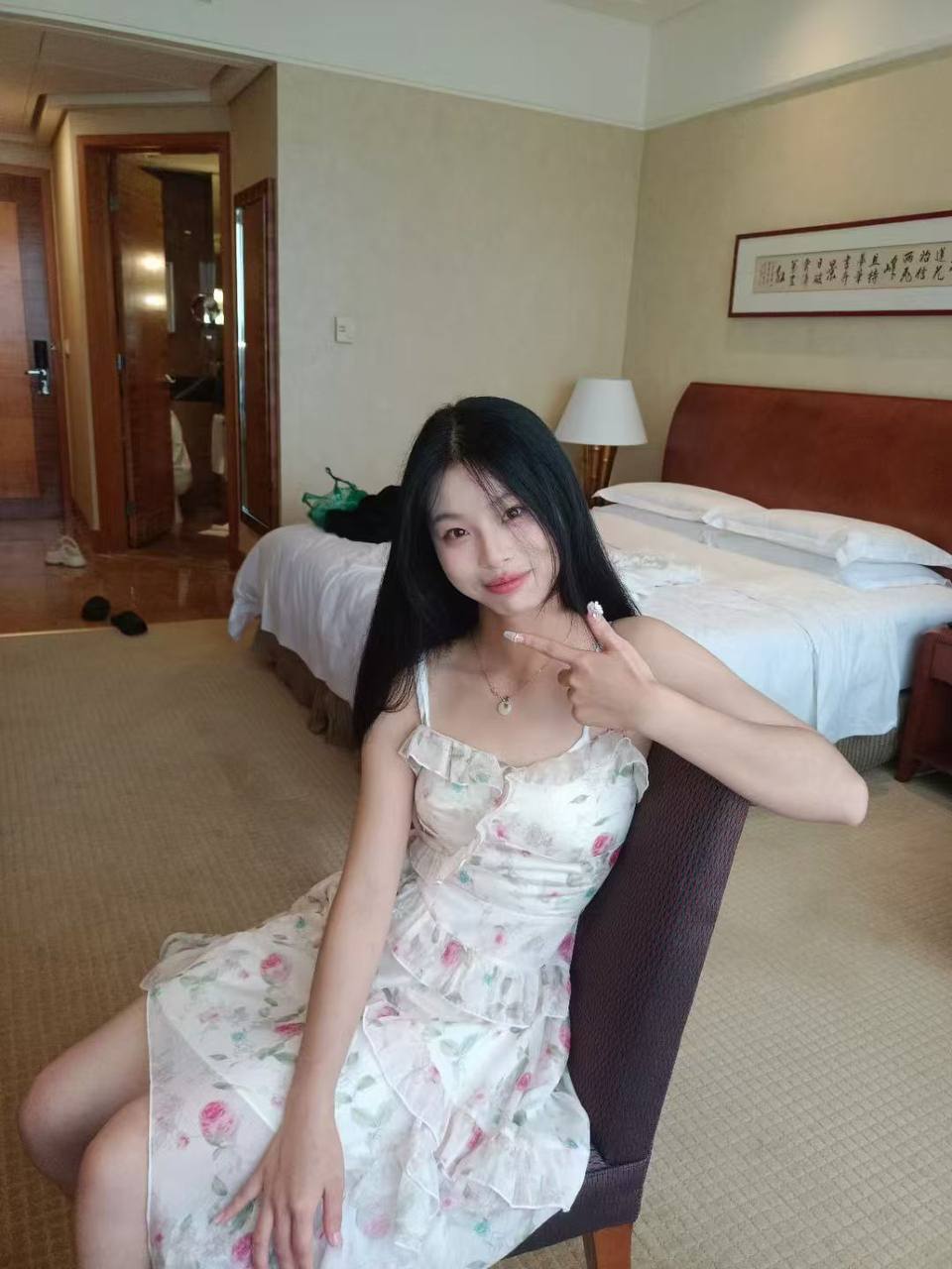 重庆 重庆 19岁 161cm 93 B杯 学生 听话懂事有趣,有活力,你喜欢什么类型我都可以,提供情绪价值 抽烟纹身:无 SM:是 无套:可 口交:可 过夜:可 同居:可 可飞:能 价格:12 特点:听话懂事有趣,有活力,你喜欢什么类型我都可以,提供情绪价值