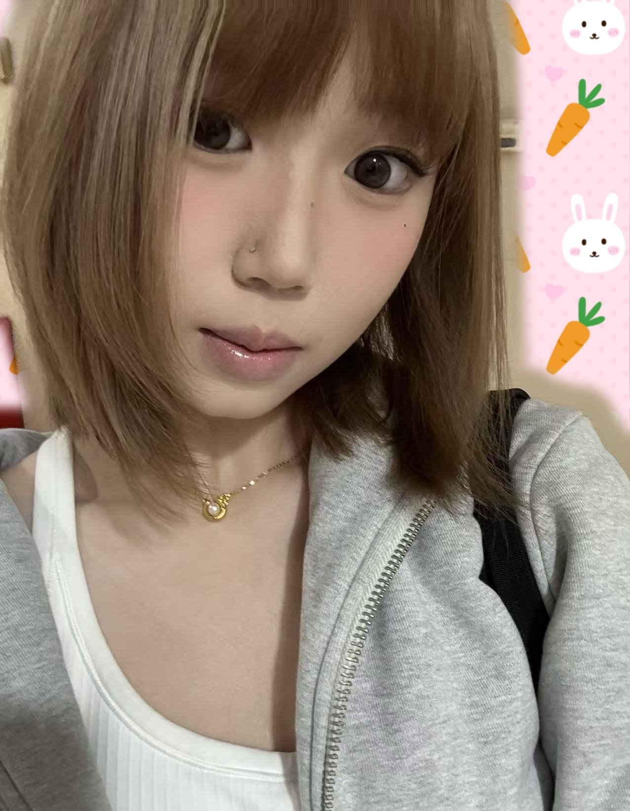 重庆 重庆 22岁 163cm 97 B杯 学生 水多 听话 口活好 紧 抽烟纹身:无 SM:中 无套:可 口交:可 过夜:可 同居:可 可飞:能 价格:13 特点:水多 听话 口活好 紧