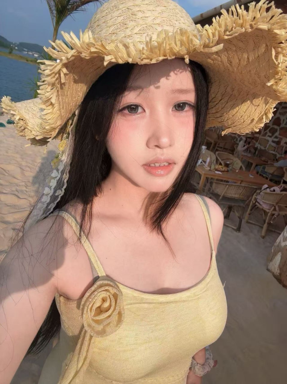 贵州 贵阳 19岁 161cm 100 B杯 学生 很乖,活儿还可以 抽烟纹身:无 SM:是 无套:可 口交:可 过夜:可 同居:否 可飞:可 价格:3 特点:很乖,活儿还可以