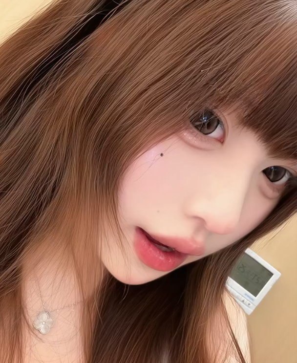 江苏 镇江 18岁 162cm 105 C杯 待业 年轻漂亮有活力 乖巧懂事听话 大长腿 性格好 人有趣 提供情绪价值 配合度高 皮肤白 三点粉 抽烟纹身:无 SM:是 无套:可 口交:可 过夜:可 同居:可 可飞:可 江浙沪 价格:6 特点:年轻漂亮有活力 乖巧懂事听话 大长腿 性格好 人有趣 提供情绪价值 配合度高 皮肤白 三点粉