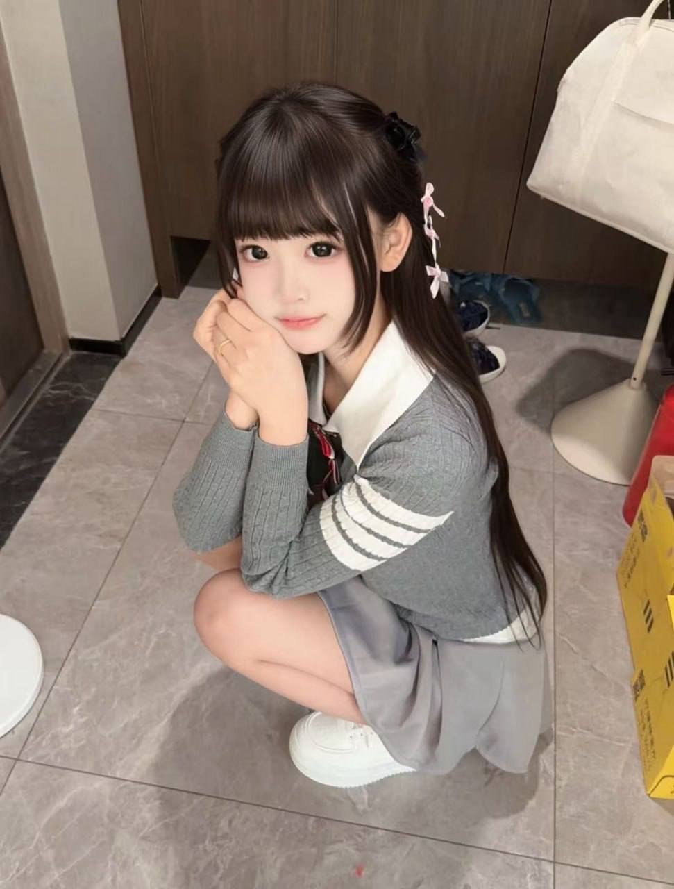 浙江 杭州 18岁 173cm 98 B杯 学生 温柔 抽烟纹身:无 SM:轻微 无套:可 口交:可 过夜:可 同居:可 可飞:可 价格:20-30 特点:温柔