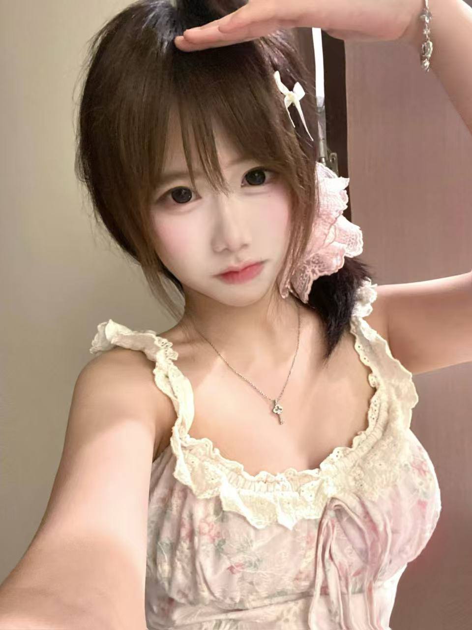广东 清远 18岁 155cm 35 A杯 学生 会画画,唱歌,跳舞,听话懂事,说话好听,做事细心,很容易相处,有分寸体贴的陪伴你,床上任你玩弄,可以持续开发新的玩法 抽烟纹身:无 SM:否 无套:否 口交:可 过夜:可 同居:可 可飞:否 价格:6 特点:会画画,唱歌,跳舞,听话懂事,说话好听,做事细心,很容易相处,有分寸体贴的陪伴你,床上任你玩弄,可以持续开发新的玩法