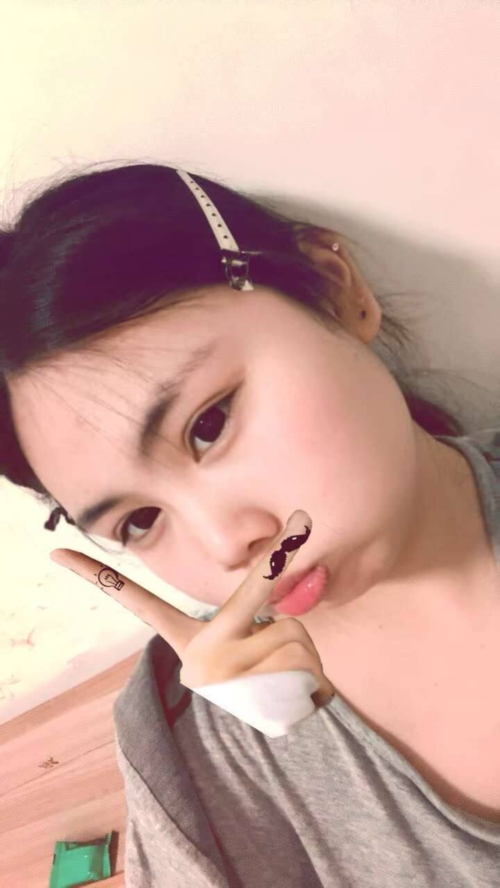 河北 廊坊 18岁 161cm 109 D杯 美甲师 活泼 抽烟纹身:无 SM:可 无套:可 口交:可 过夜:可 同居:可 可飞:可 价格:8 特点:活泼