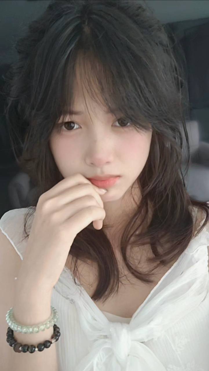 湖南 长沙 20岁 173cm 104 B杯 学生 性格稳定,厨艺不错 抽烟纹身:无 SM:可 无套:可 口交:可 过夜:可 同居:可 可飞:湖南 广东 价格:8 特点:性格稳定,厨艺不错