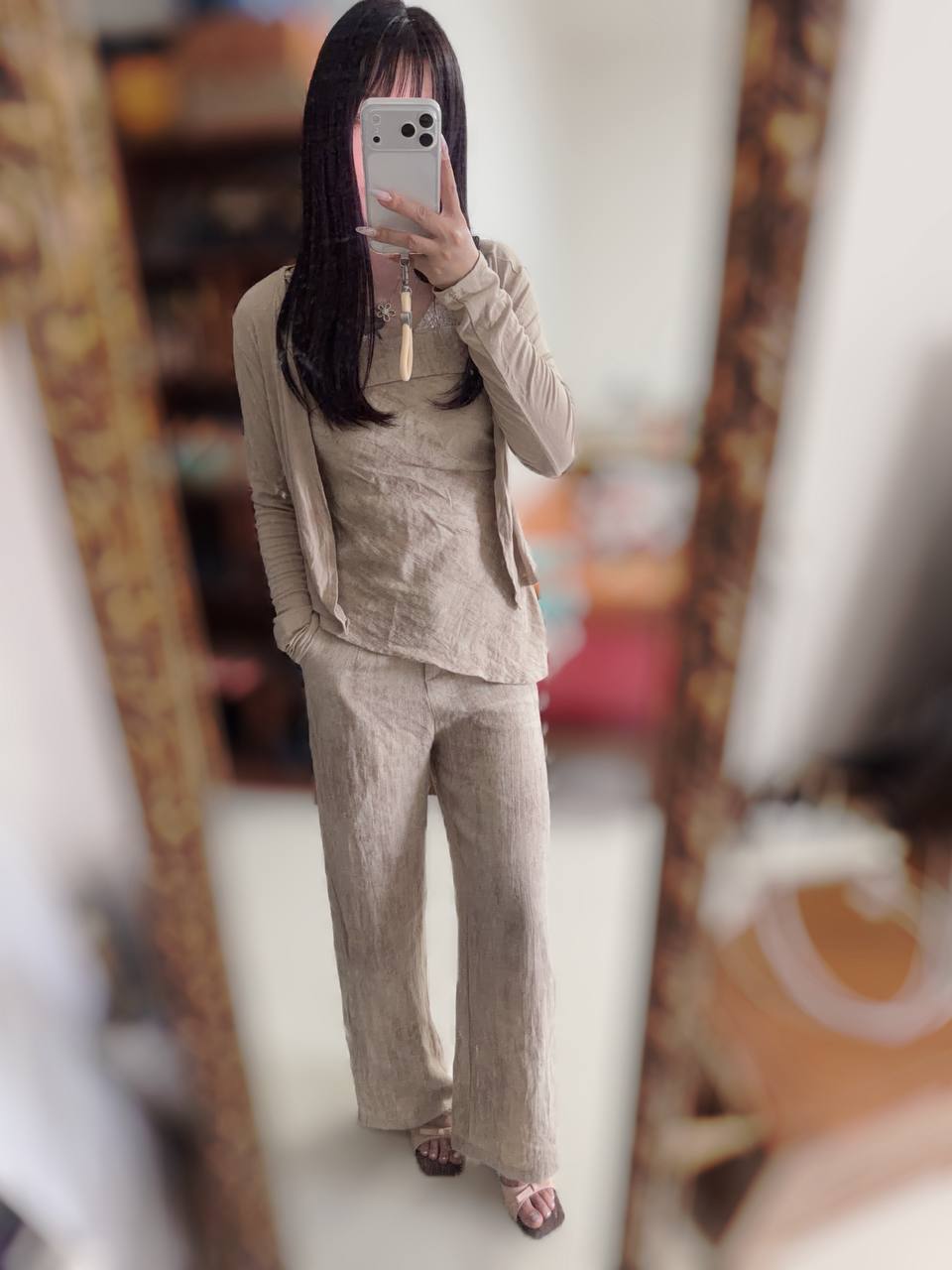 陕西 西安 25岁 164cm 102 B杯 文员 比较开朗,爱撒娇,生过孩子,少妇,懂情趣 抽烟纹身:无抽烟有纹身 SM:否 无套:可 口交:可 过夜:可 同居:否 可飞:可 提前给我买票报销全部行程可以接受2-3短时间 价格:10 特点:比较开朗,爱撒娇,生过孩子,少妇,懂情趣
