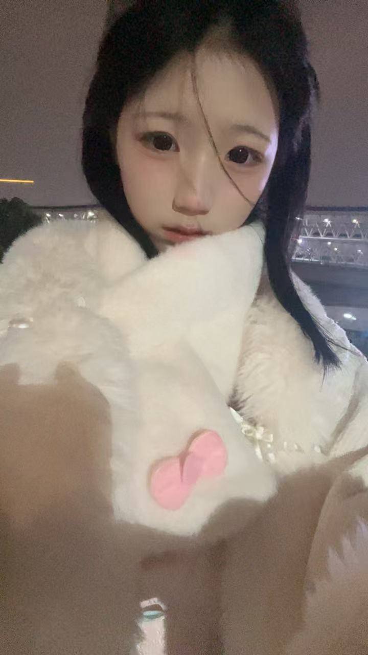 浙江 嘉兴 18岁 160cm 82 A杯 学生 温柔 抽烟纹身:不抽烟有纹身 SM:否 无套:可 口交:可 过夜:可 可飞:可 价格:10 特点:温柔