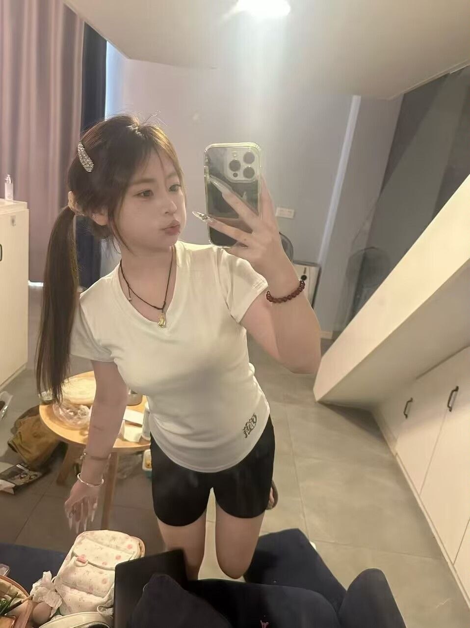 江西 南昌 18岁 162cm 102 B杯 学生 第一次找,听话乖巧,性生活少,娇嫩,颜值身材比例好 抽烟纹身:无 SM:是 无套:可 口交:可 过夜:可 同居:可 可飞:别太远可以 价格:25 特点:第一次找,听话乖巧,性生活少,娇嫩,颜值身材比例好