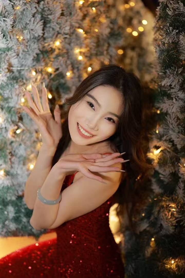 广东 广州 23岁 170cm 106 B杯 自媒体博主 懂事可爱听话 SM:是 无套:可 口交:否 过夜:可 同居:可 可飞:可 价格:30 特点:懂事可爱听话