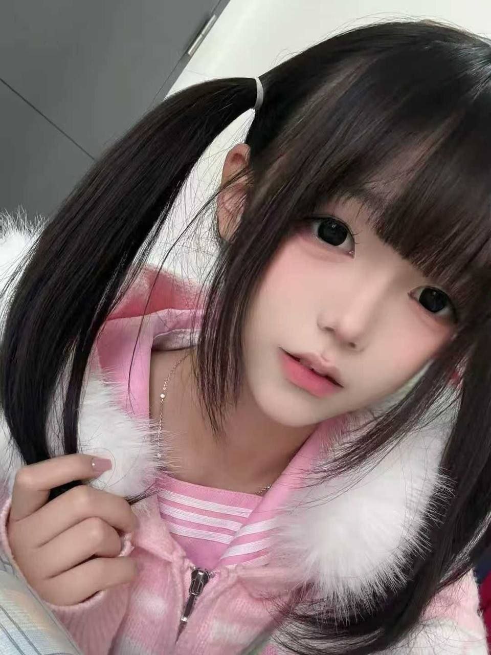 广东 湛江 18岁 160cm 80 A杯 学生 听话,懂事 抽烟纹身:无 SM:否 无套:否 口交:可 过夜:可 同居:否 可飞:能 价格:16 特点:听话,懂事