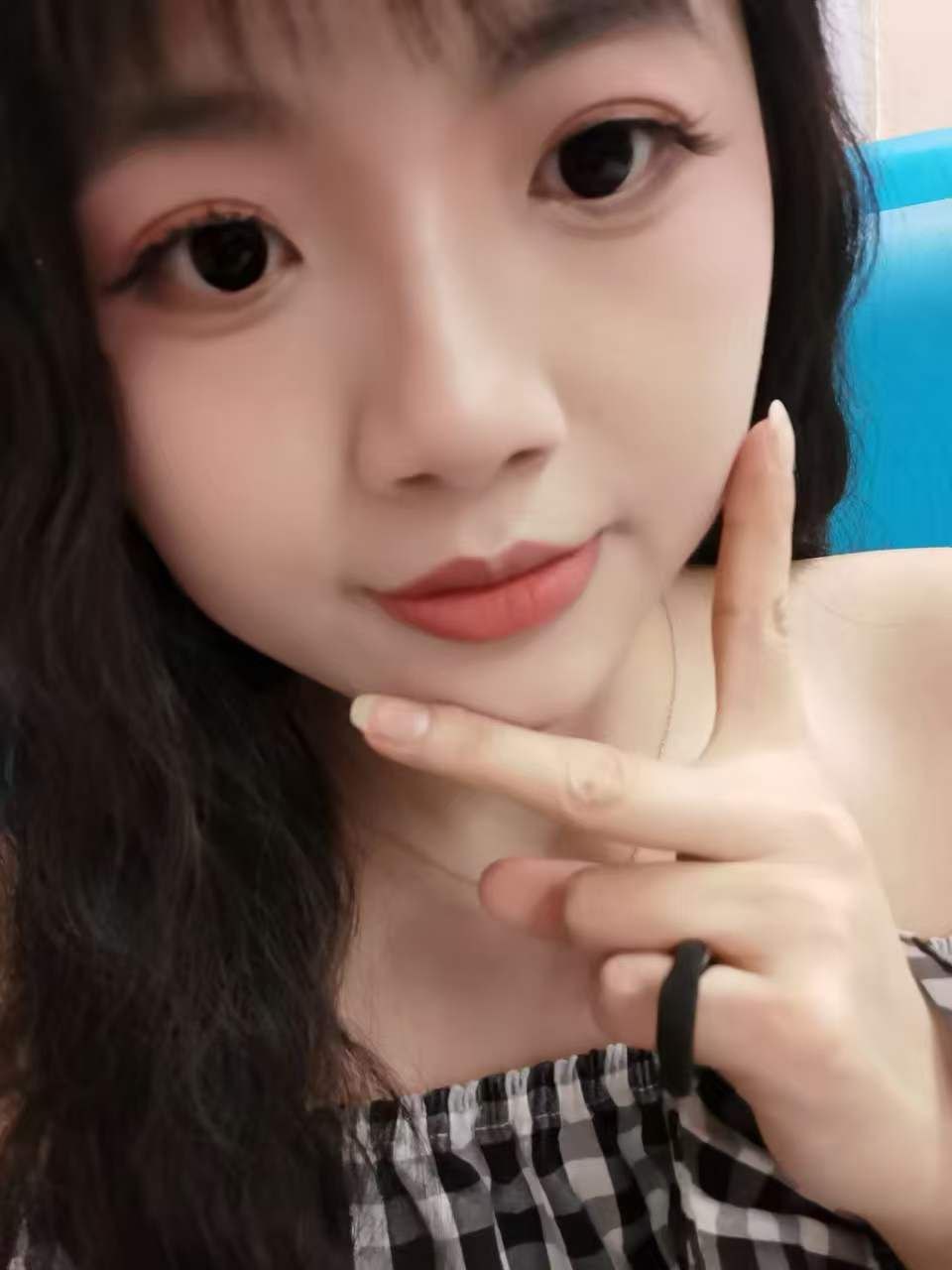 上海 上海 25岁 163cm 110 C杯 听话,温柔,小女人气质,圈子干净没接触过 抽烟纹身:无 SM:否 无套:可 口交:可 过夜:可 同居:可 可飞:可 价格:9 特点:听话,温柔,小女人气质,圈子干净没接触过