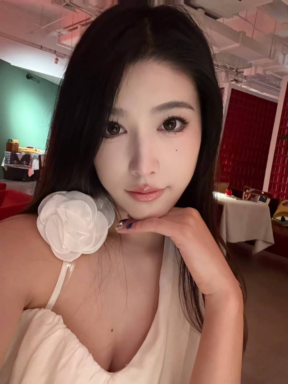 陕西 西安 24岁 168cm 108 C杯 听话,活泼,懂事,会照顾人,985本科学历可查,性格好 抽烟纹身:无 SM:轻微 无套:否 口交:可 过夜:可 同居:否 可飞:可 价格:15 特点:听话,活泼,懂事,会照顾人,985本科学历可查,性格好