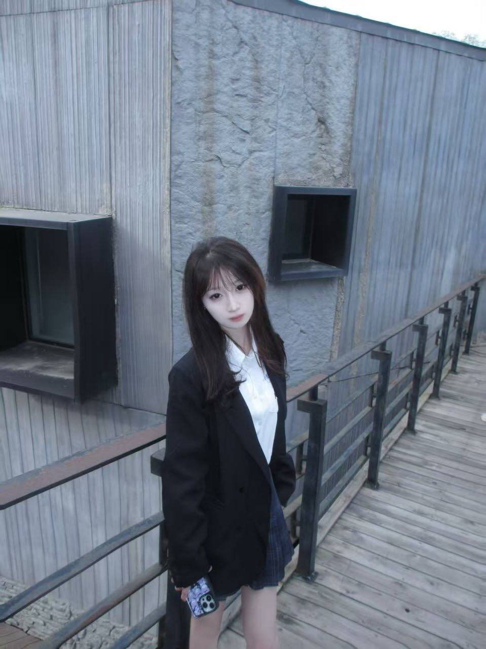 吉林 长春 18岁 160cm 45 B杯 学生 抽烟纹身:无 SM:微 无套:否 口交:否 过夜:否 同居:否 可飞:否 价格:12