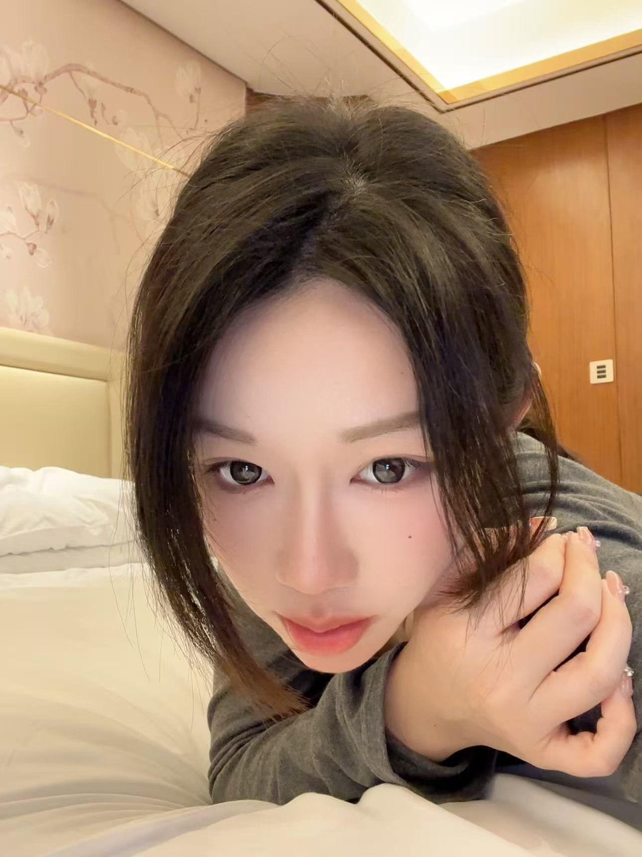 广东 深圳 25岁 158cm 95 C杯 金融 妈生脸,本科毕业,双商在线,可提供情绪价值。可cosplay,可户外,接受度高, 属于温柔体贴型,懂事,为他人着想,风格 甜美清纯 性格温柔 开朗,会给你满满情绪价值,性格活泼,温柔体贴,善解人意,超敏感体质 口活好 水多 上下一样粉嫩 易高潮 床上很骚 情商高 反差 圈子干净 抽烟纹身:无 SM:否 无套:否 口交:可 过夜:可 同居:可 可飞:可以 价格:8 特点:妈生脸,本科毕业,双商在线,可提供情绪价值。可cosplay,可户外,接受度高, 属于温柔体贴型,懂事,为他人着想,风格 甜美清纯 性格温柔 开朗,会给你满满情绪价值,性格活泼,温柔体贴,善解人意,超敏感体质 口活好 水多 上下一样粉嫩 易高潮 床上很骚 情商高 反差 圈子干净