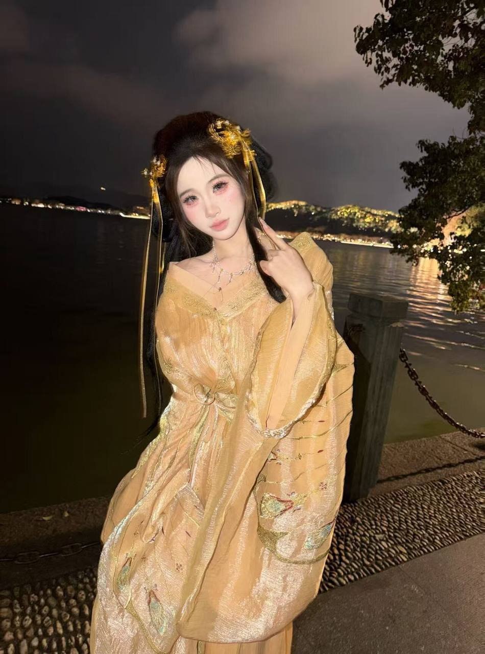 浙江 杭州 20岁 160cm 95 B杯 学生 服从度高 听话乖巧 懂事 真诚 抽烟纹身:无 SM:是 无套:可 口交:可 过夜:可 同居:可 可飞:可 价格:20 特点:服从度高 听话乖巧 懂事 真诚