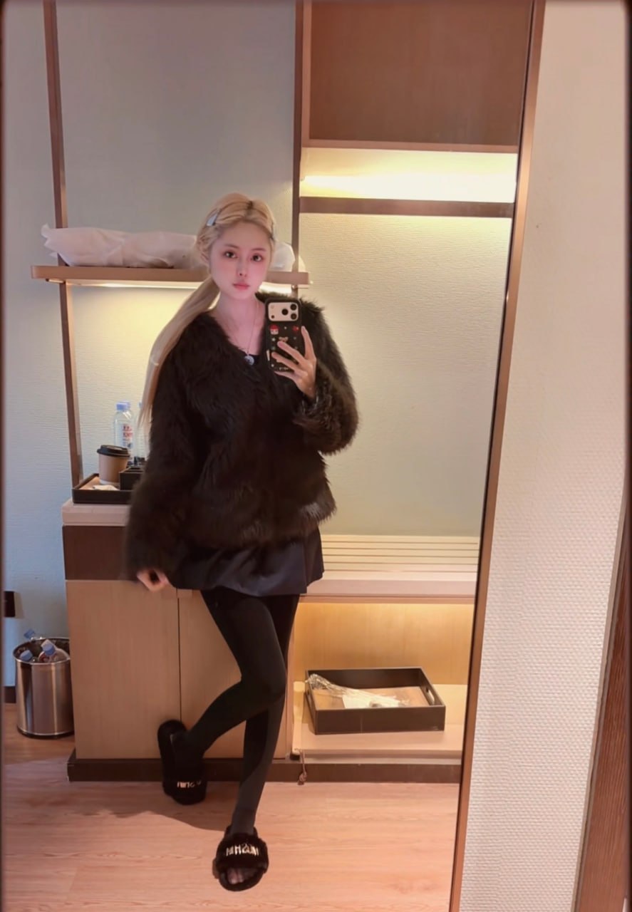 广东 东莞 22岁 164cm 84 B杯 学生 反差,会撒娇,听话 抽烟纹身:无 SM:可 无套:可 口交:可 过夜:可 同居:可 可飞:可 价格:7 特点:反差,会撒娇,听话