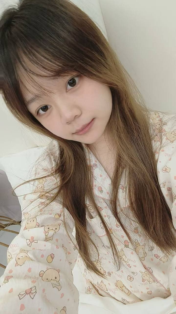 云南 昆明 18岁 160cm 98 B杯 年轻漂亮有活力 乖巧懂事听话 青涩 下面紧 性格好 人有趣 提供情绪价值 配合度高 抽烟纹身:无 SM:可 无套:可 口交:可 过夜:可 同居:可 可飞:可 价格:4 特点:年轻漂亮有活力 乖巧懂事听话 青涩 下面紧 性格好 人有趣 提供情绪价值 配合度高
